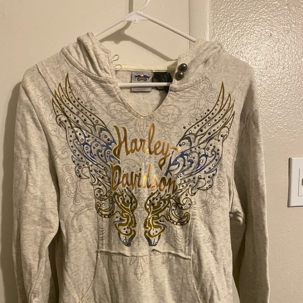 Harley-Davidson Cream Hoodie with Gold and Blue Wing Design